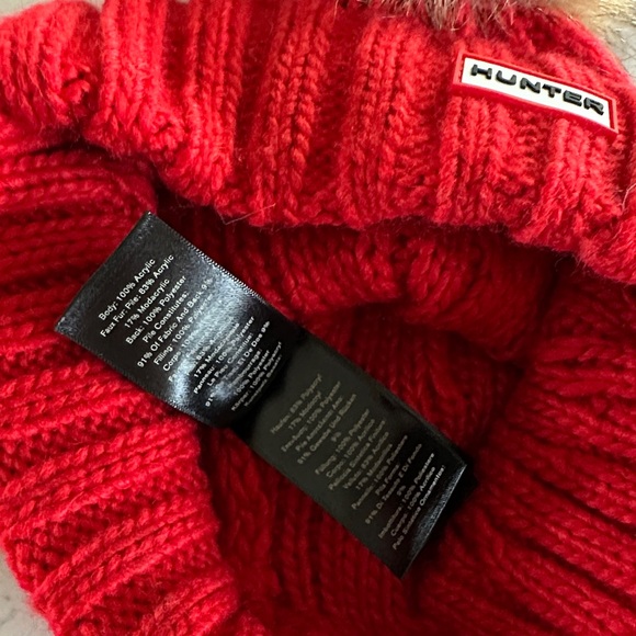 Hunter Vibrant Red Knit Hat with Pom-Pom - Picture 4 of 4